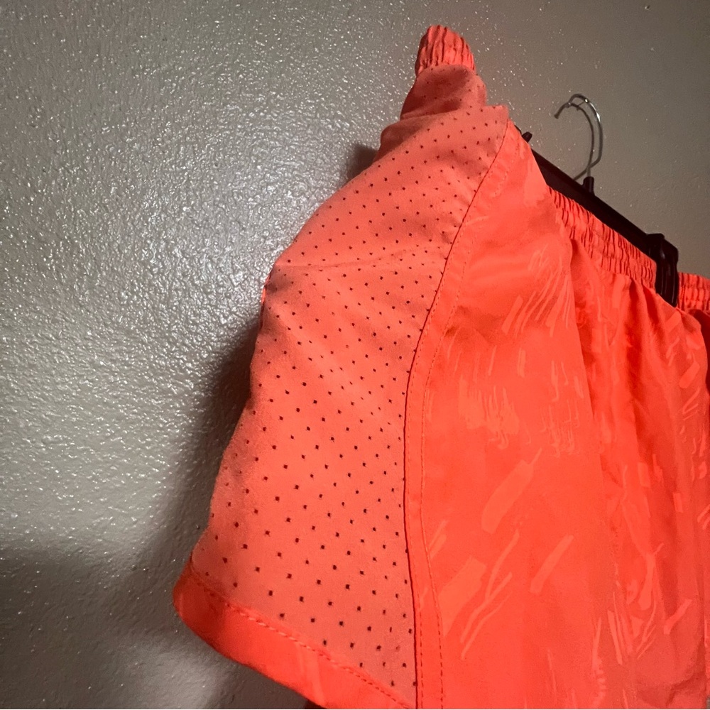 UNDER ARMOUR FLY-BY SHORT Quick Dry Lightweight Running Activewear Gym Workout - Picture 9 of 11